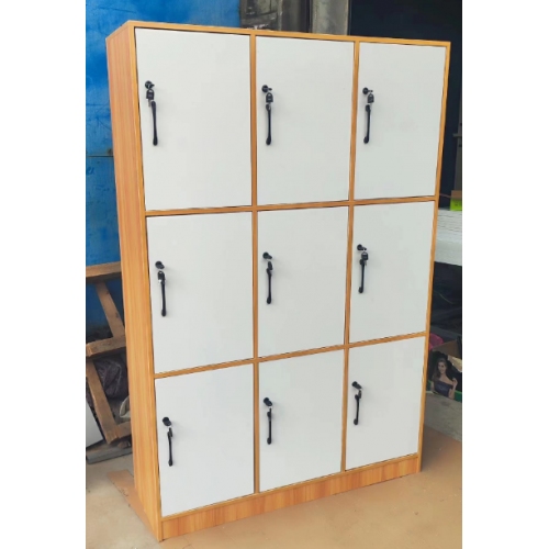 三層九門(mén)木質(zhì)儲(chǔ)物柜